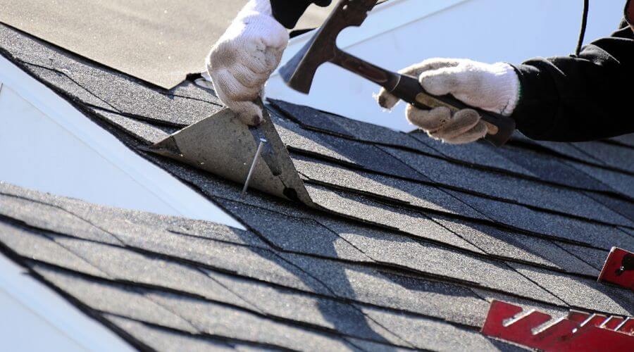 Professional metal roof installation in Fiatt, IL